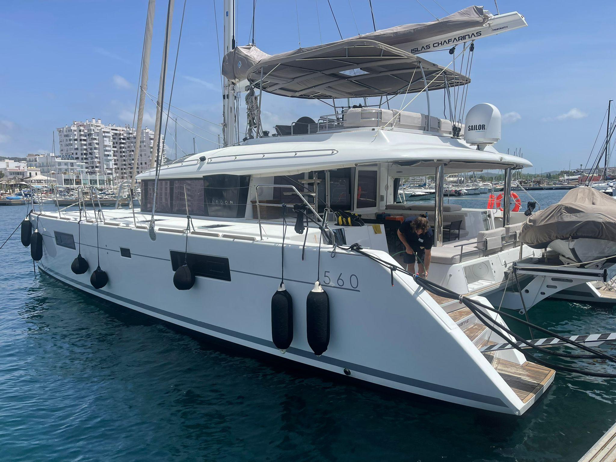 Lagoon 560 S2 FULL EQUIPE LUXE Top image
