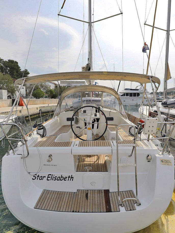 Oceanis 34  Top image