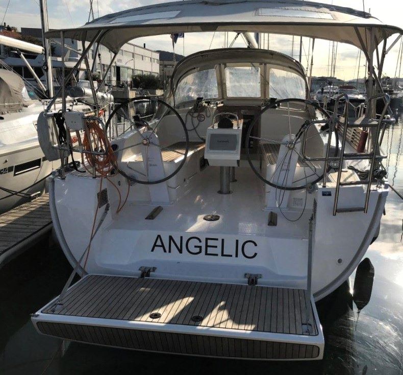 Bavaria Cruiser 37  Top image