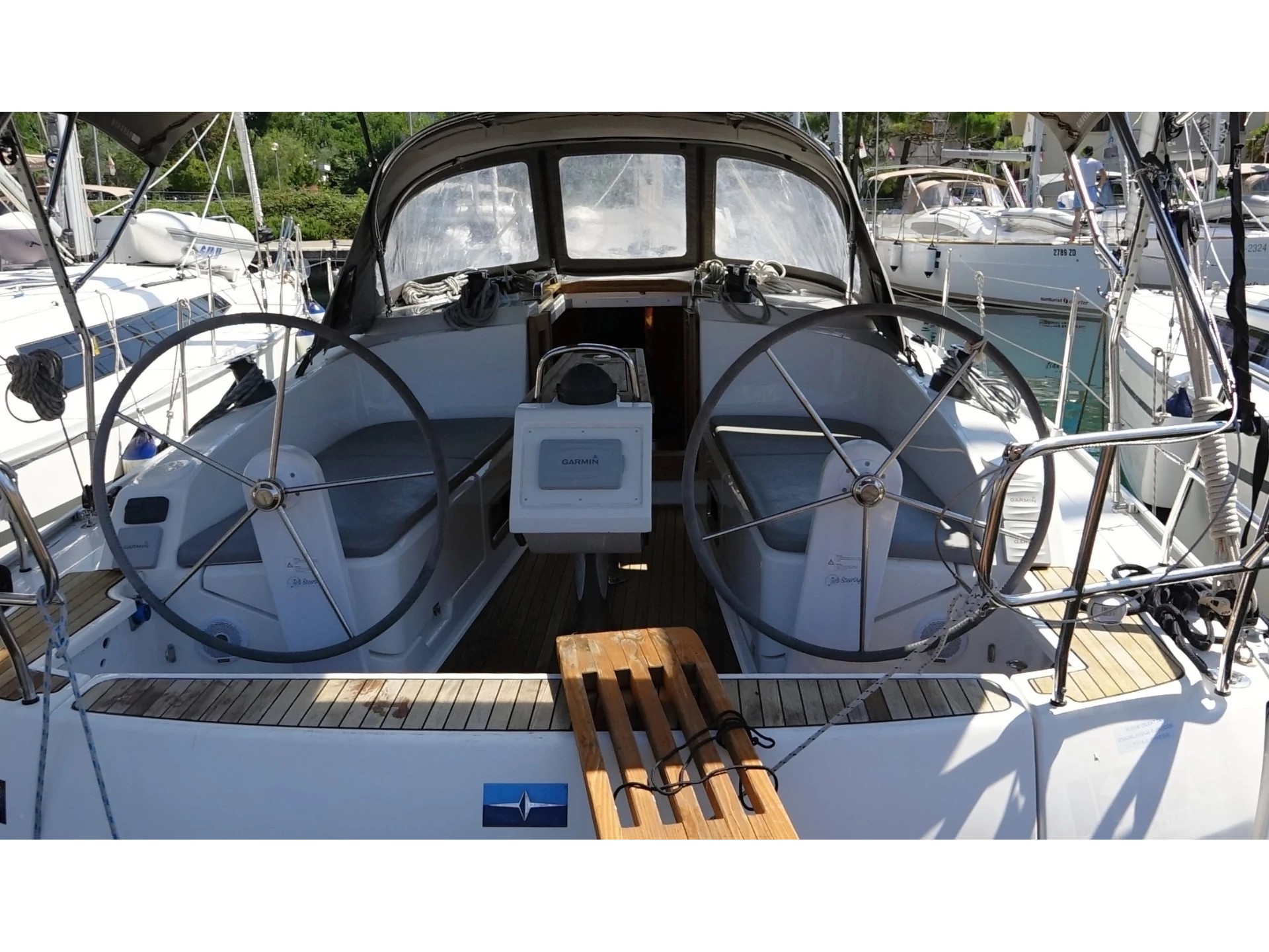 Bavaria Cruiser 37  Top image