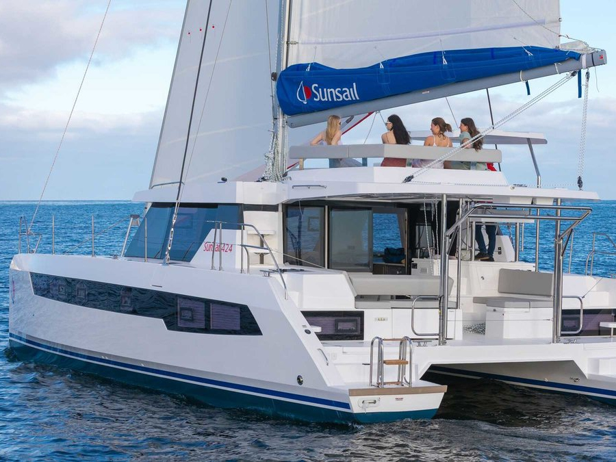 Sunsail 444 Top image