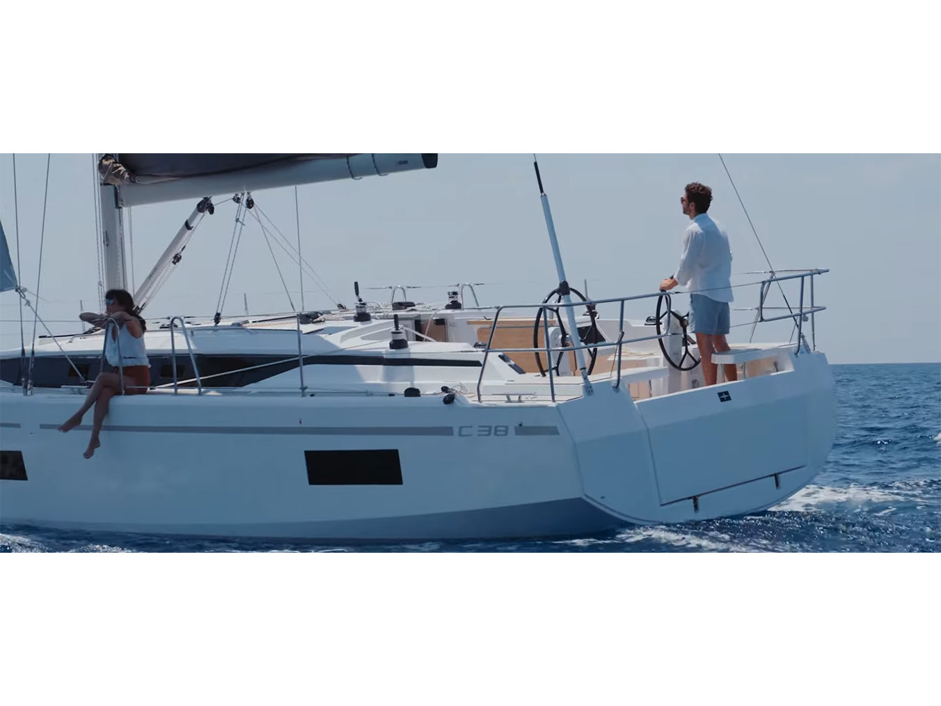 Bavaria C38 Top image