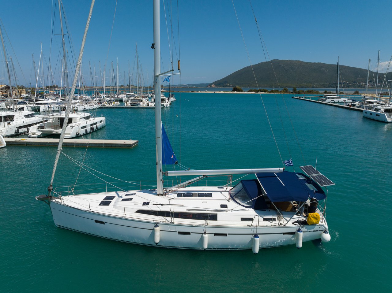 Bavaria Cruiser 51 „Roxane“ als Charteryacht