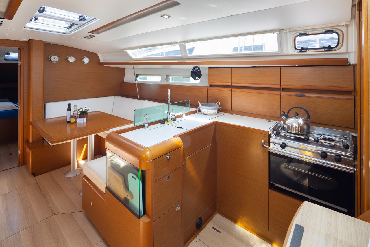 Sun Odyssey 419 Nirikos, Foto 3
