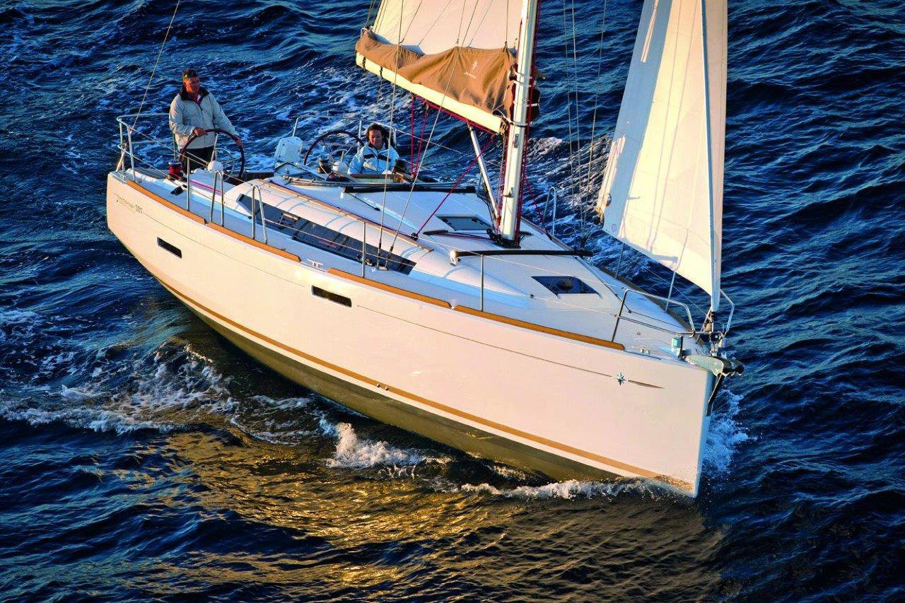 Sun Odyssey 389 Top image