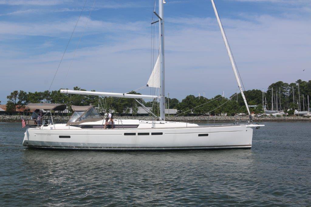 Sun Odyssey 519  Top image