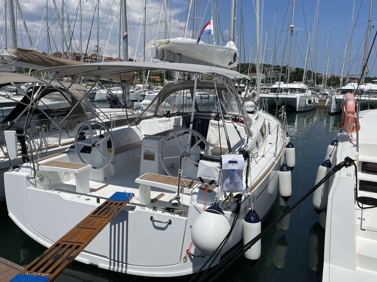 Oceanis 38.1  Top image