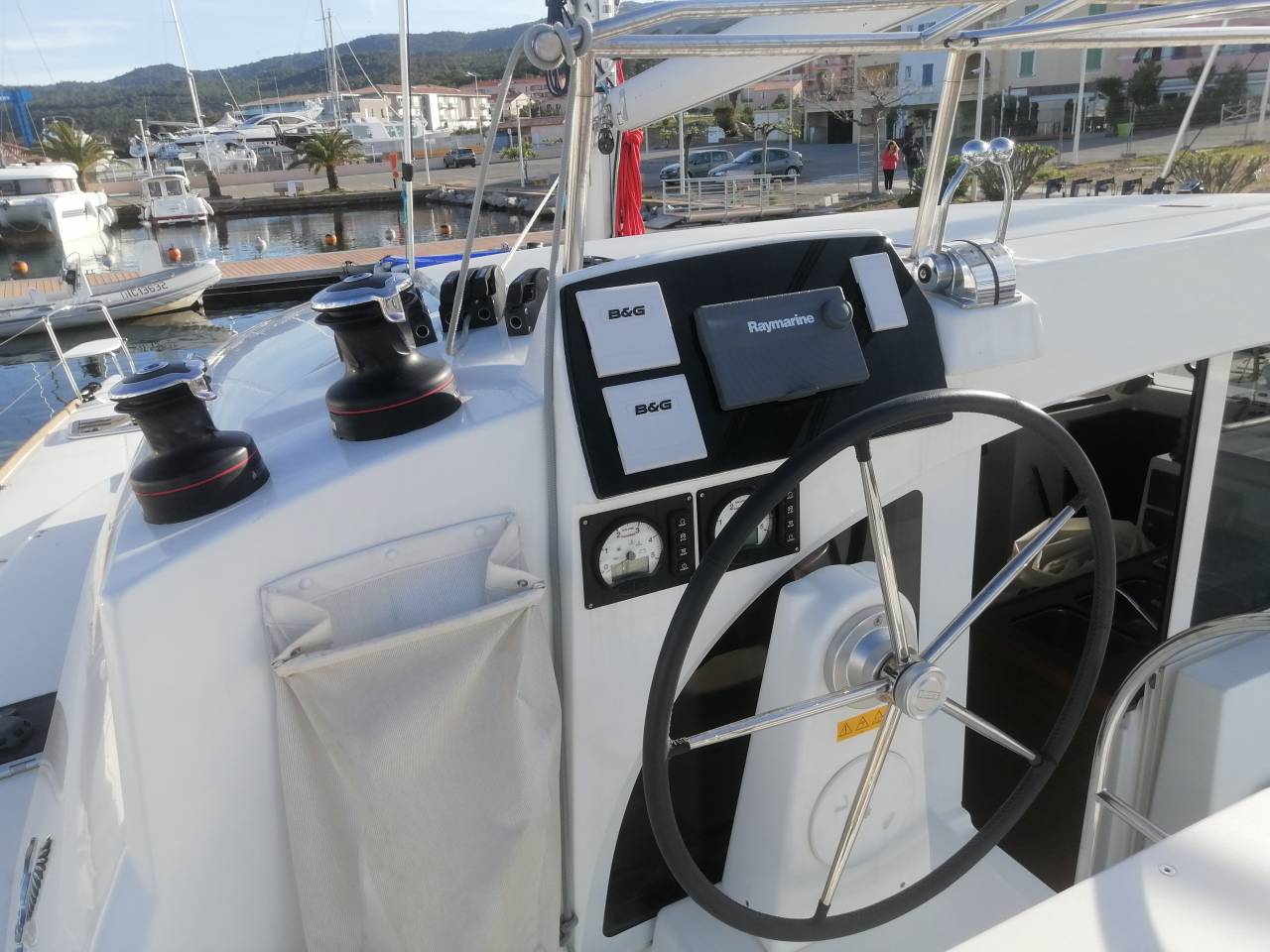 Lagoon 380 (4+2Cab/2WC) „Arcane“ als Charteryacht
