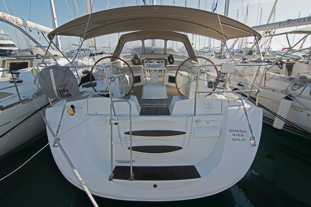 Jeanneau 53 (5+1Cab/4WC) „Omega Kiss“ als Charteryacht