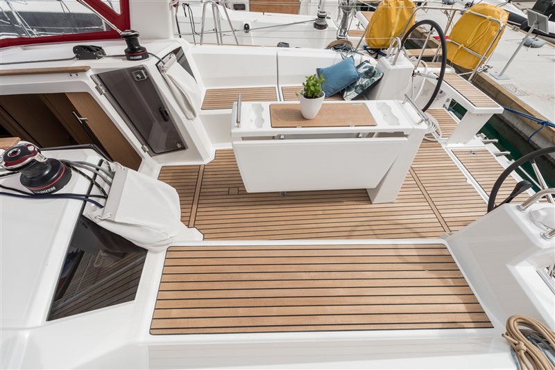 Oceanis 38.1, Foto 3