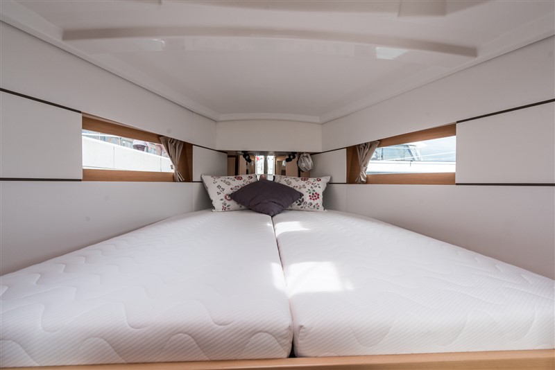 Oceanis 38.1, Foto 4
