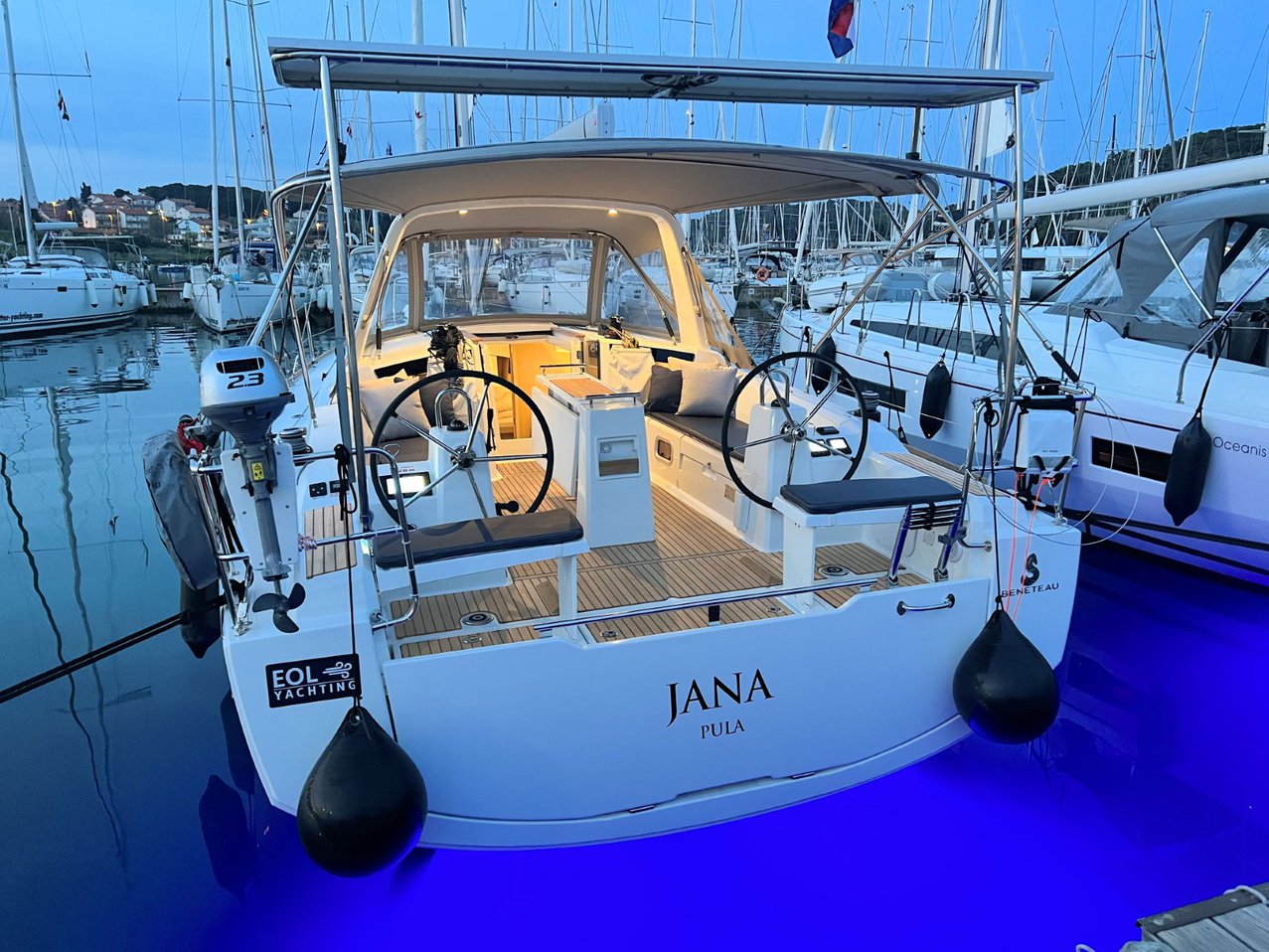 Oceanis 38.1  Top image
