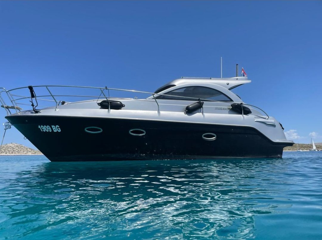 Mirakul 30 Hard Top „Max 2“ als Charteryacht
