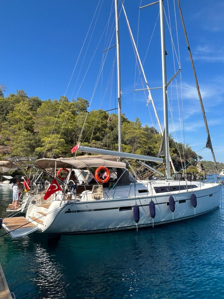 Bavaria Cruiser 46  Top image