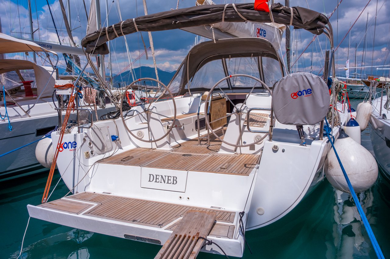 Hanse 445 Top image