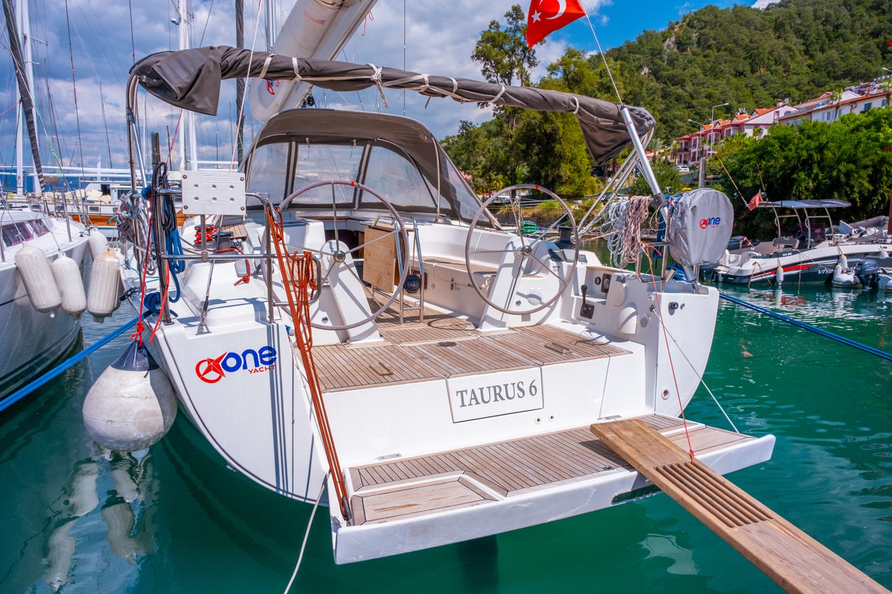 Hanse 445 Top image
