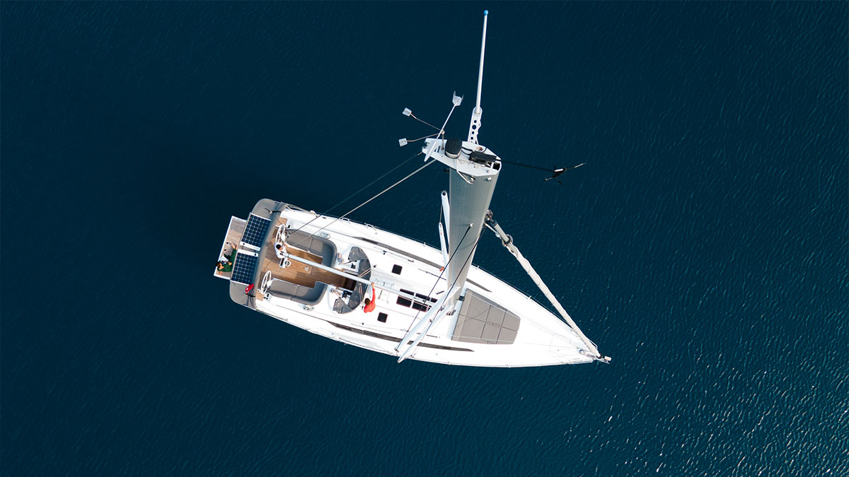 Bavaria Cruiser 46 (4 cab/3WC) „Amsterdam“ als Charteryacht