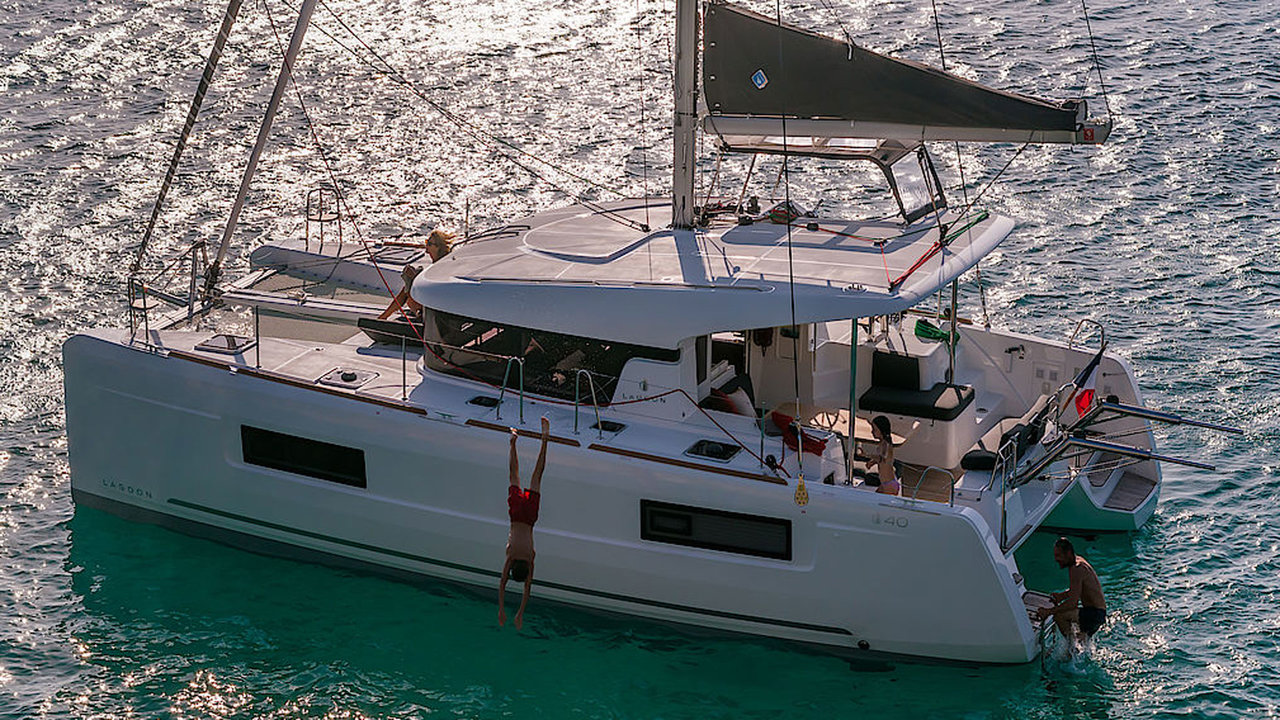 Lagoon 40 „Sunrise“ als Charteryacht