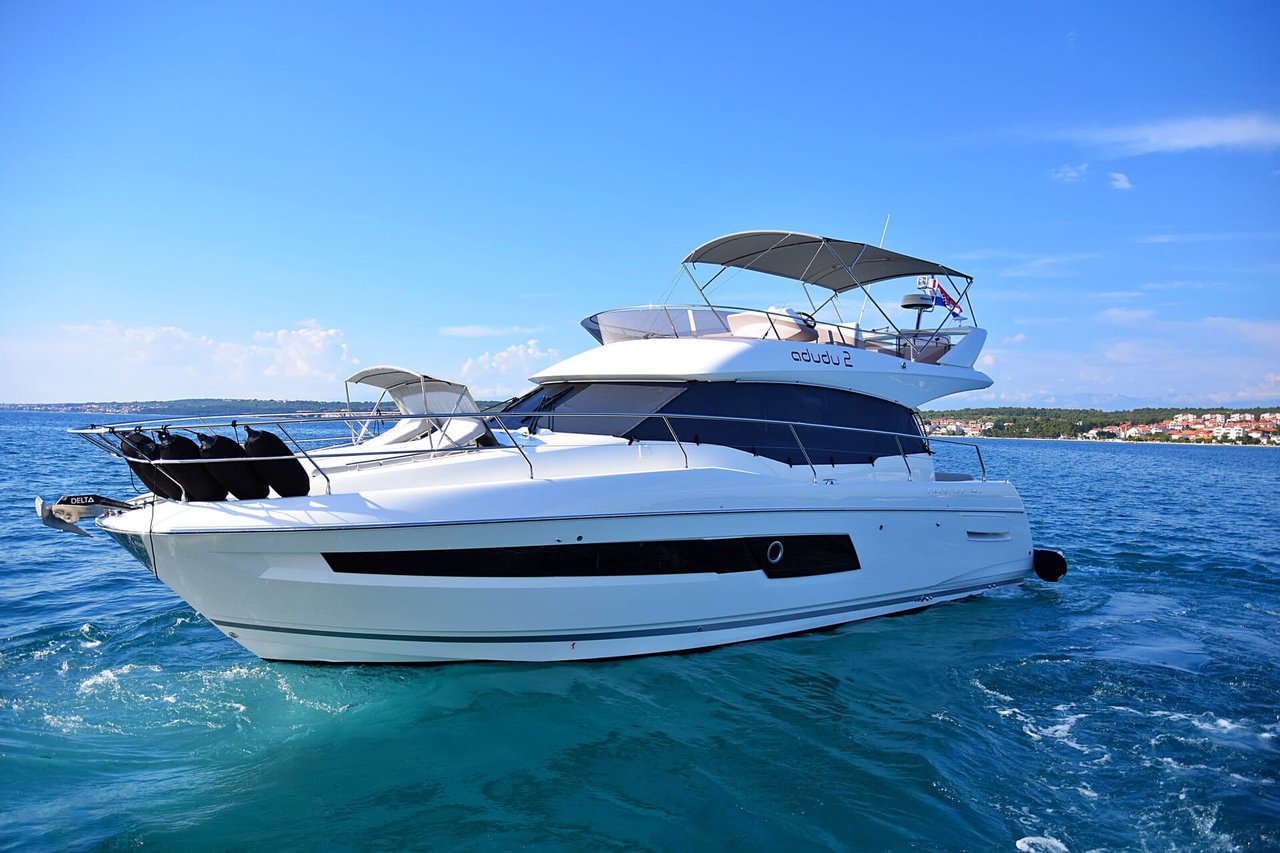 Prestige 460 „Adudu 2“ als Charteryacht