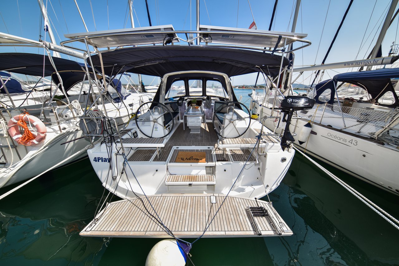 Oceanis 41.1 Top image