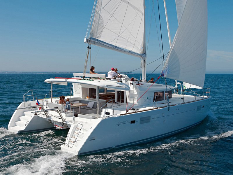 Lagoon 450  Top image