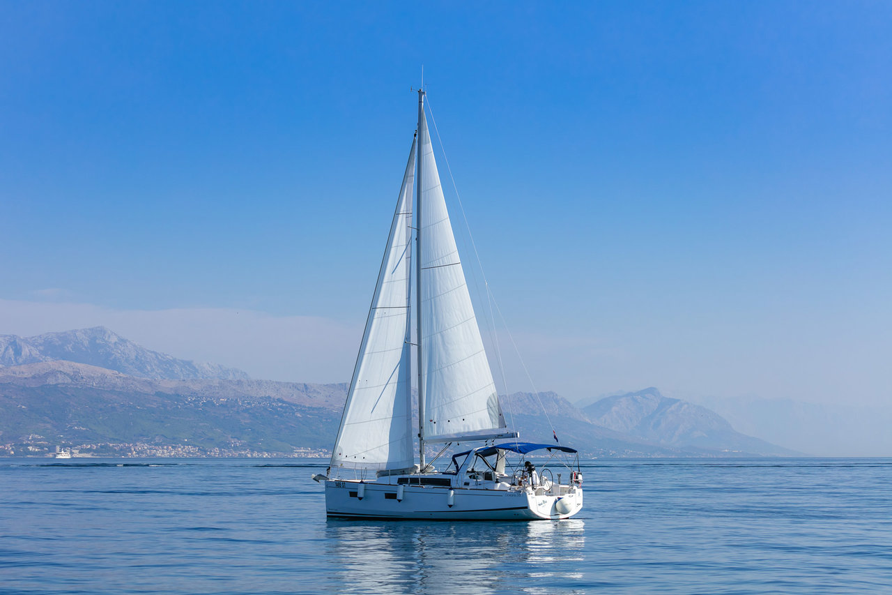 Oceanis 38.1  Top image