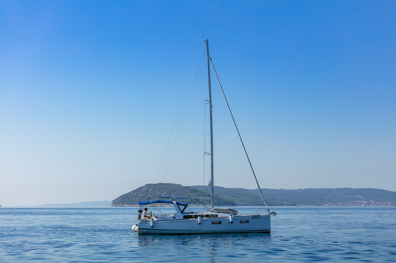 Oceanis 38.1 (3cab2wc) „Anima Maris III“ als Charteryacht