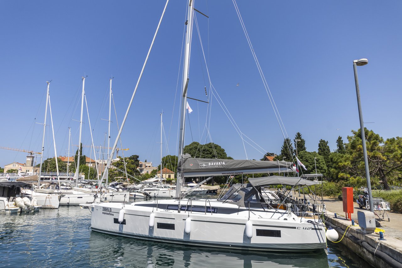 Bavaria C42 Maraschino, Foto 3