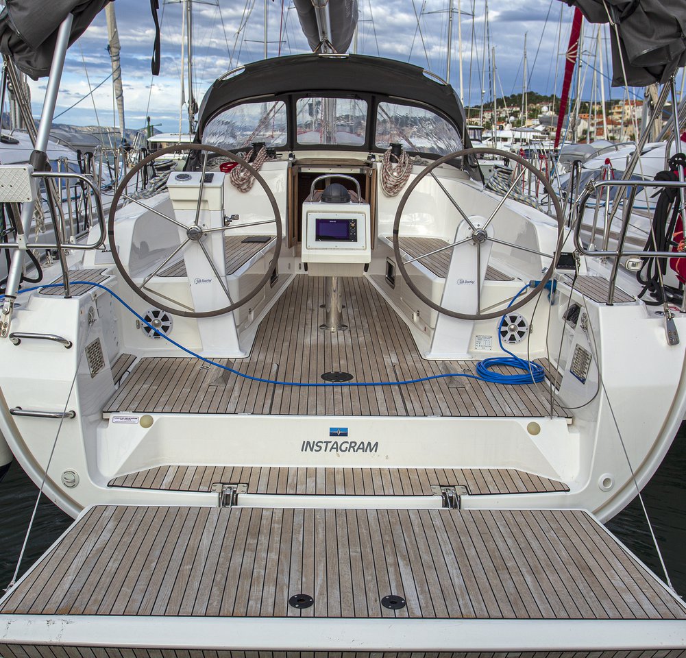 Bavaria Cruiser 41  Top image