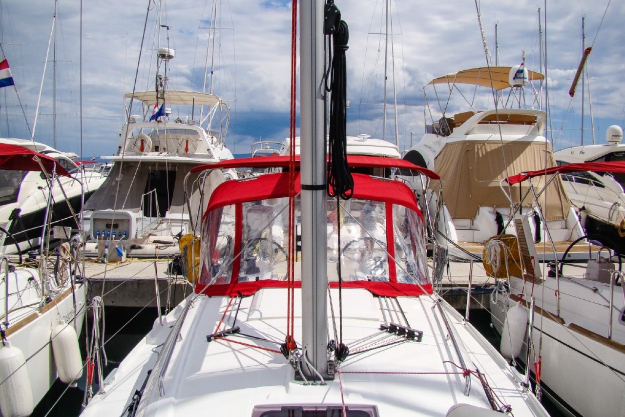 Oceanis 30.1, Foto 3