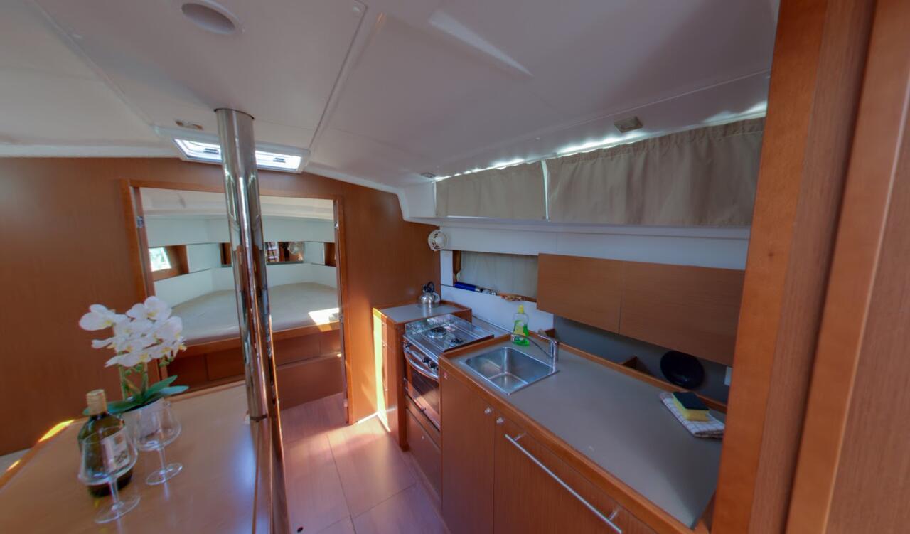 Oceanis 38.1 Luce, Foto 4
