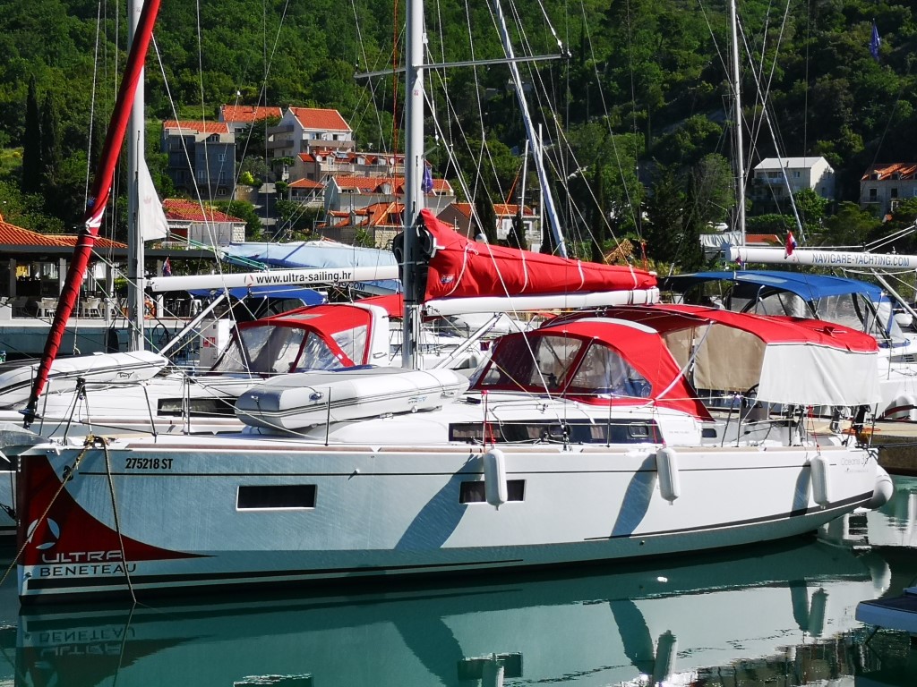 Oceanis 38.1  Top image