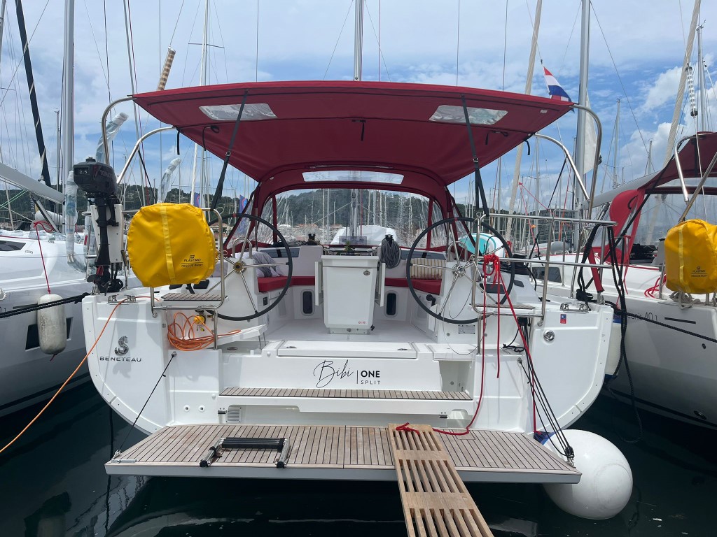 Oceanis 40.1 - 3 cab. Top image