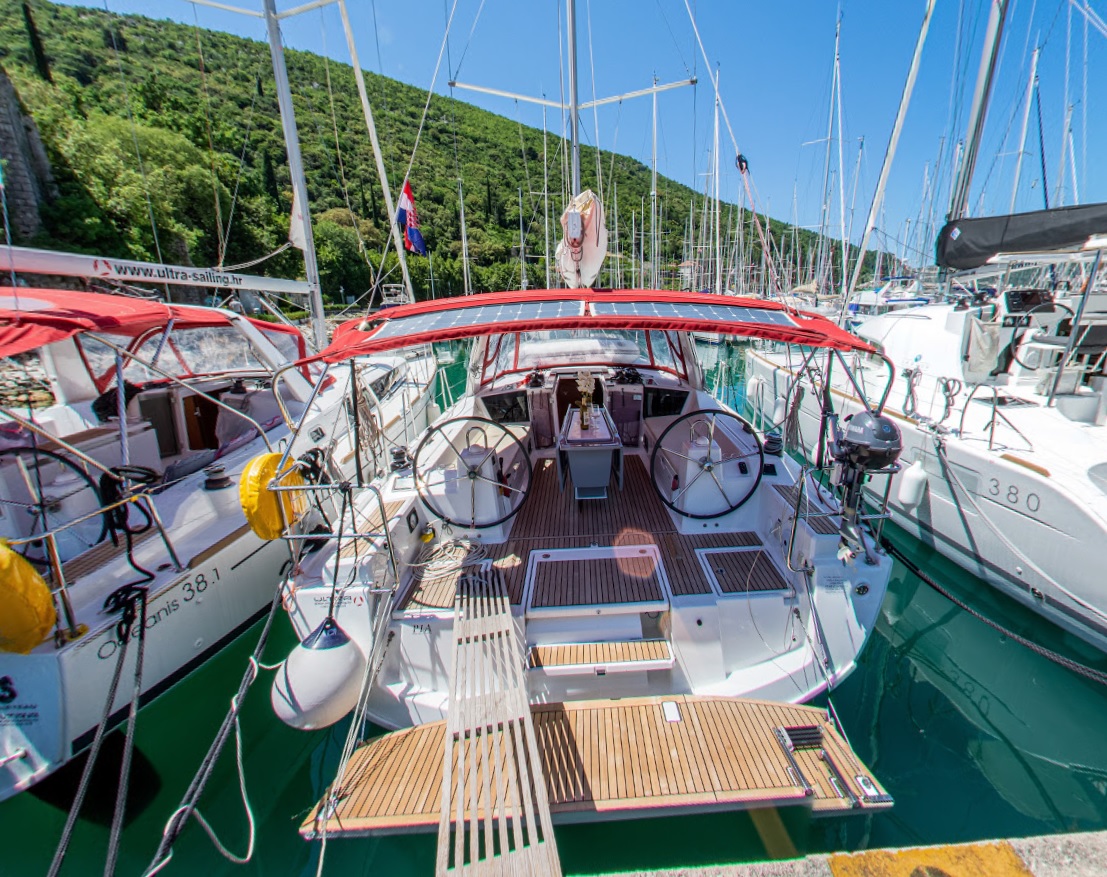 Oceanis 41.1 Top image