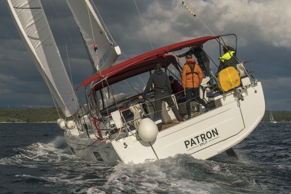 Oceanis 51.1  Top image