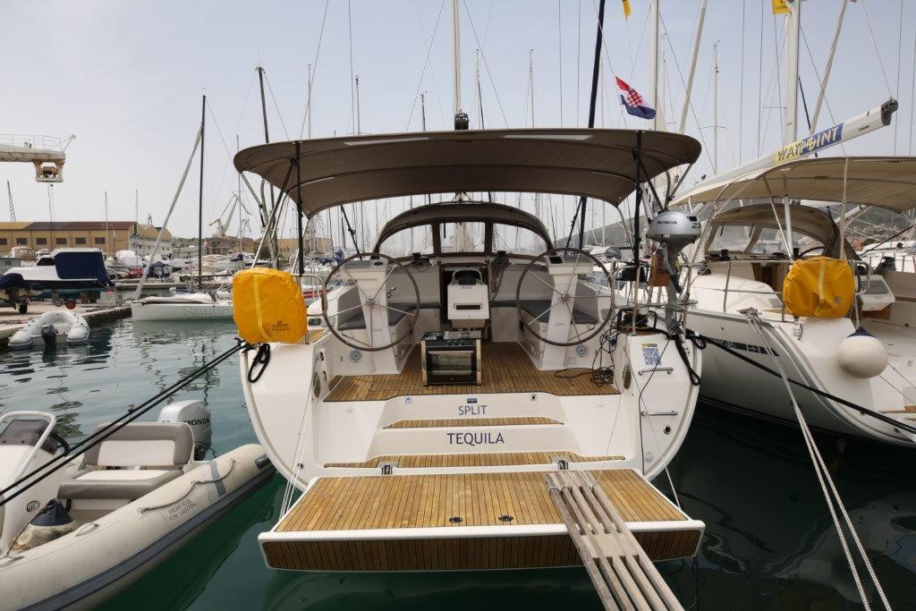 Bavaria Cruiser 46  Top image