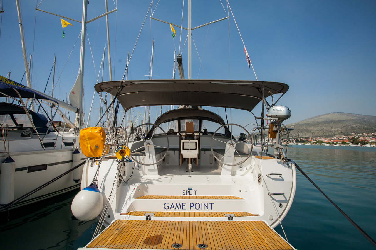 Bavaria Cruiser 51  Top image