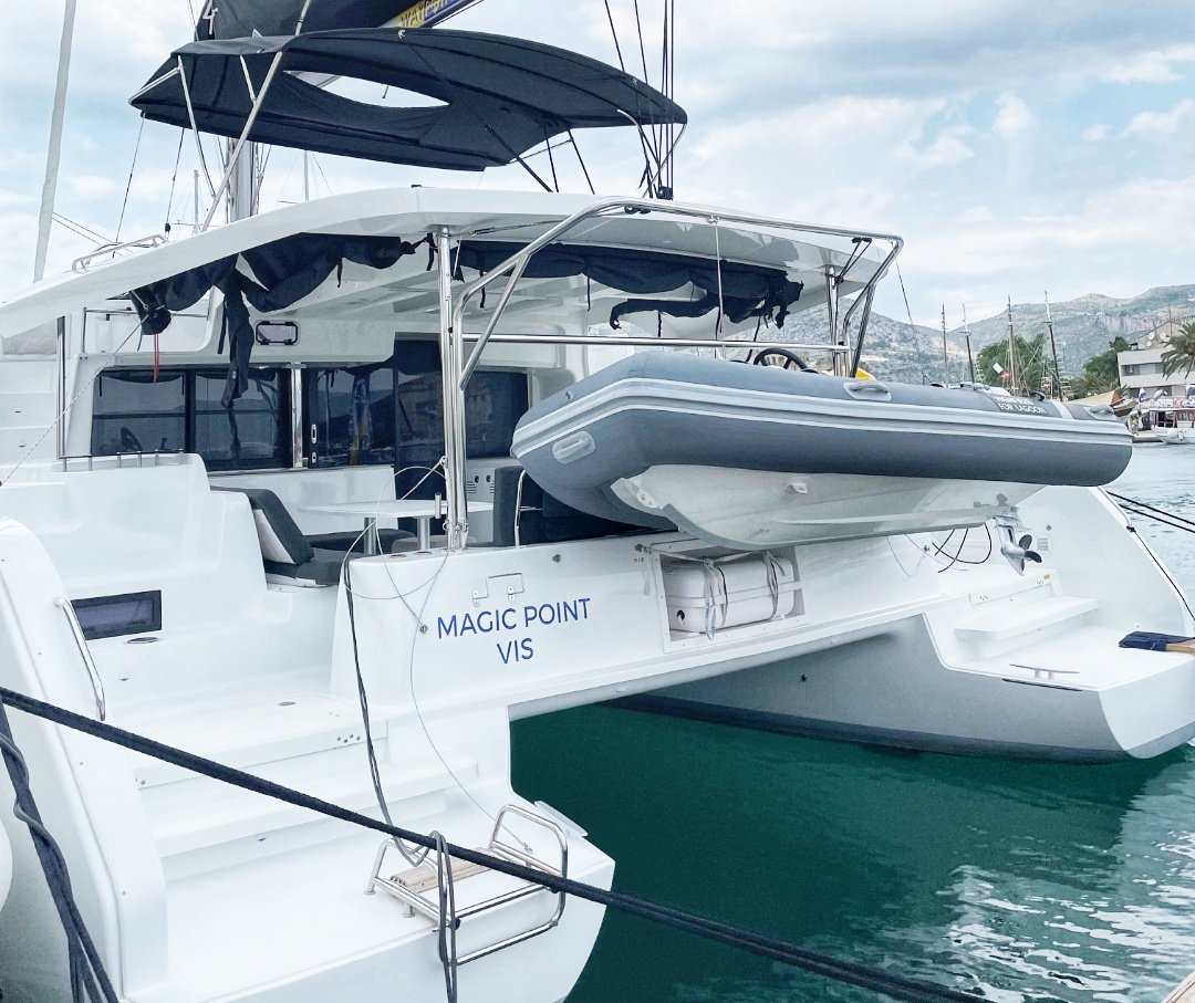 Lagoon 46  Top image