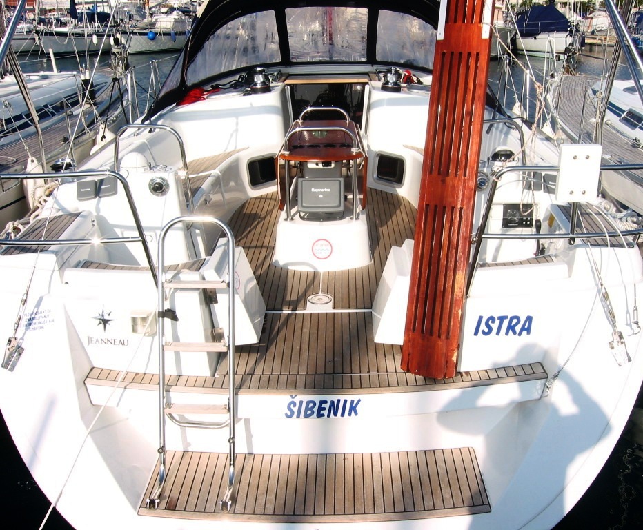 Sun Odyssey 44i  Top image