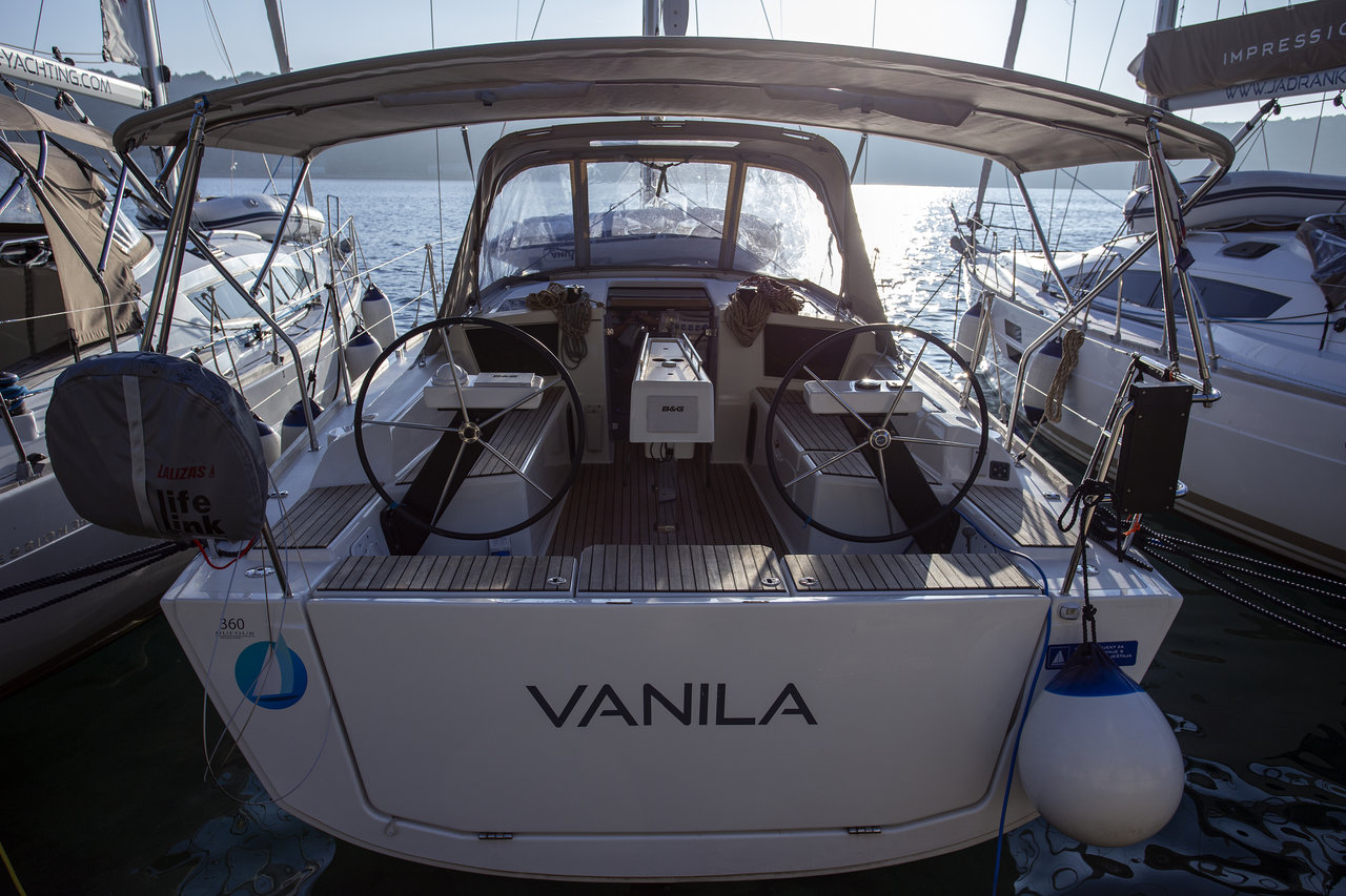 Dufour 360 GL Top image
