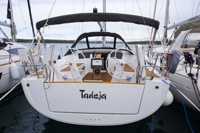 Hanse 388 Top image
