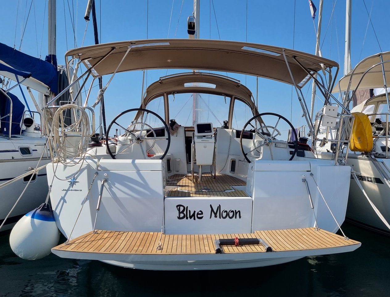 Sun Odyssey 449 Top image