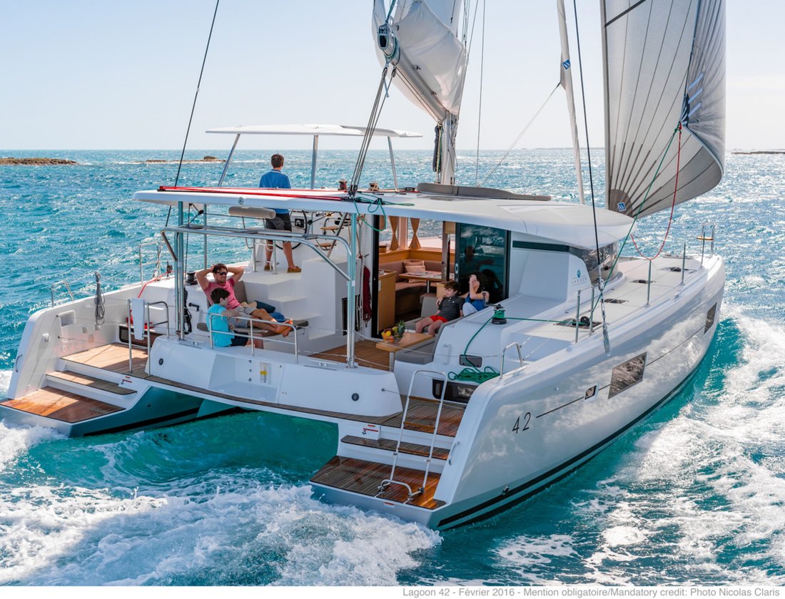 Lagoon 42 (4+2cab/4wc) „Coral Seas“ als Charteryacht