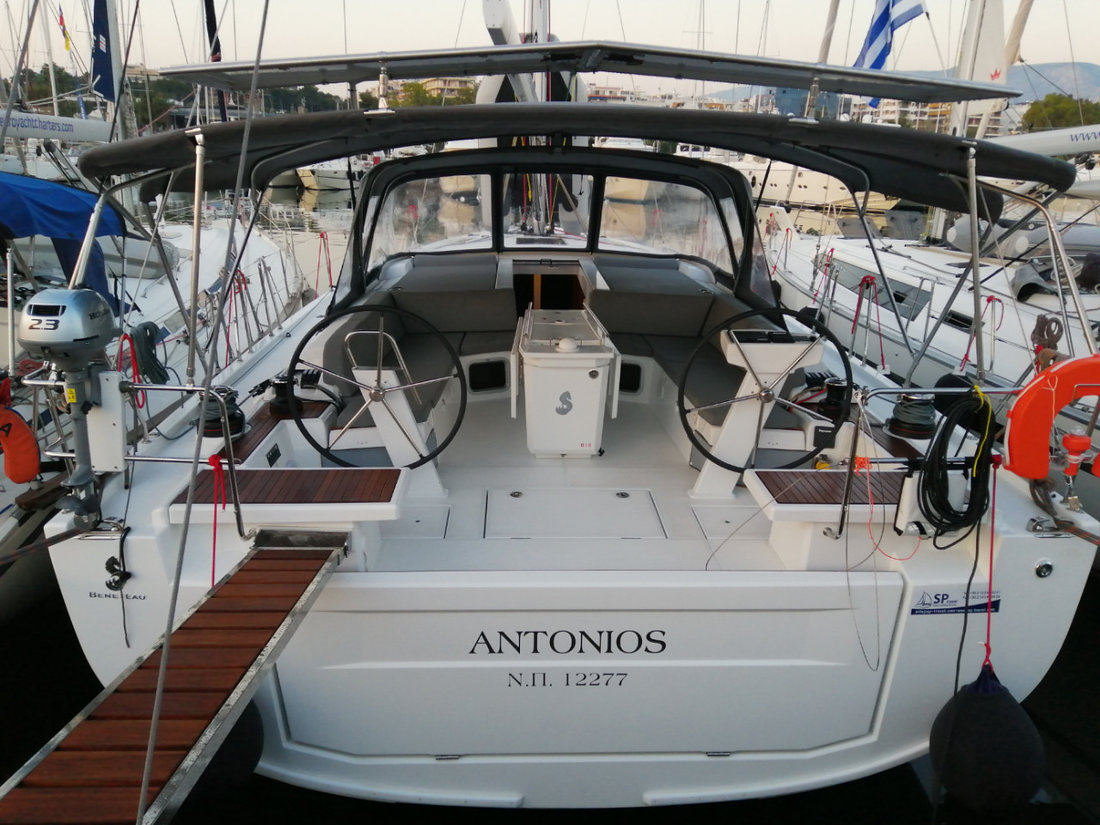 Oceanis 51.1 (5+1 cab, 3+1wc) „Antonios“ als Charteryacht