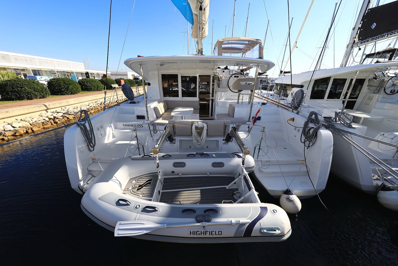 Lagoon 40 (4+2Cab/4wc) „Gimme Kiss“ als Charteryacht