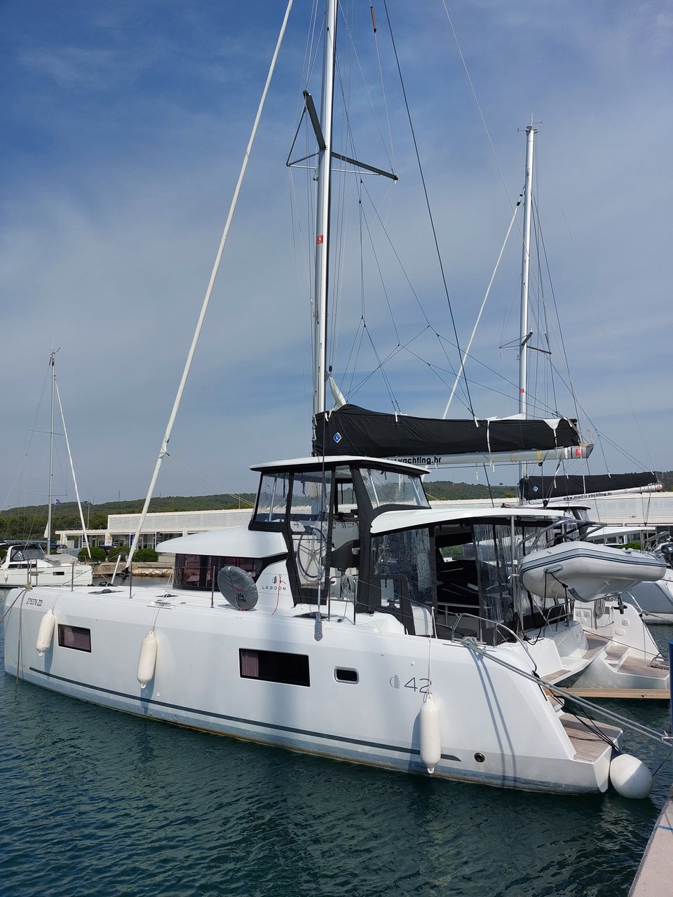 Lagoon 42  Top image