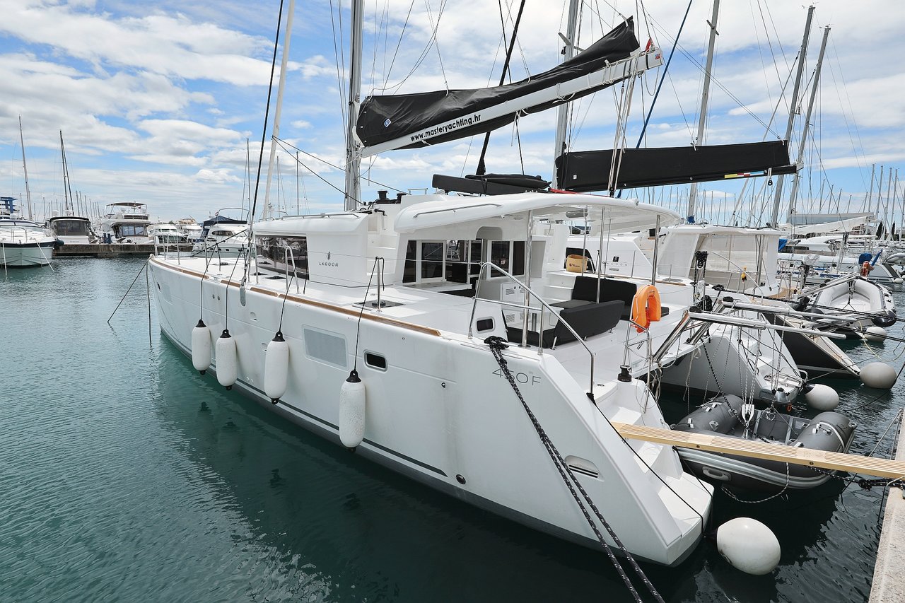 Lagoon 450 F  Top image