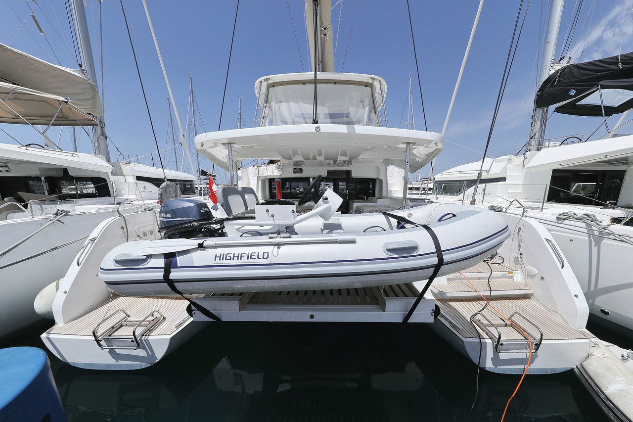 Lagoon 46  Top image