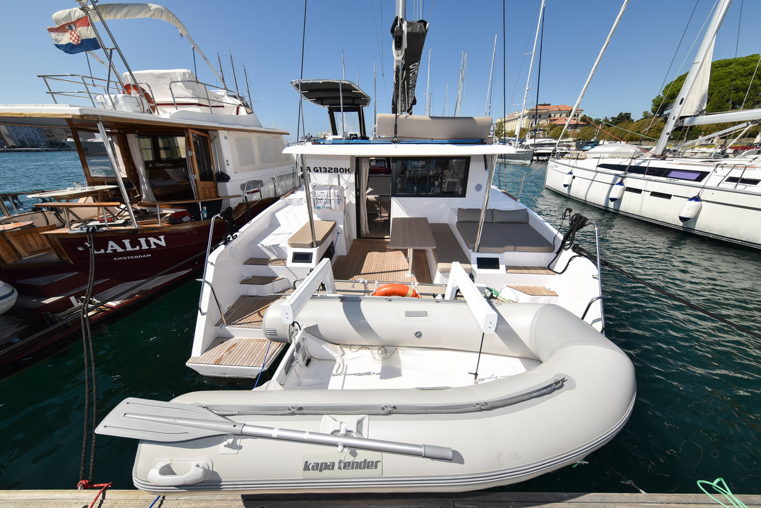 Aventura 34 Top image