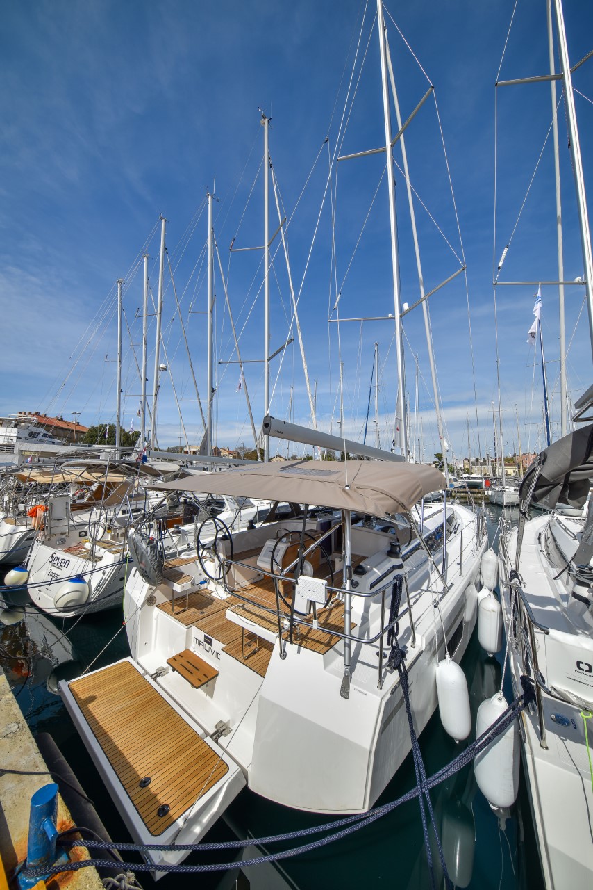 Bavaria C42 Mauvic, Foto 4